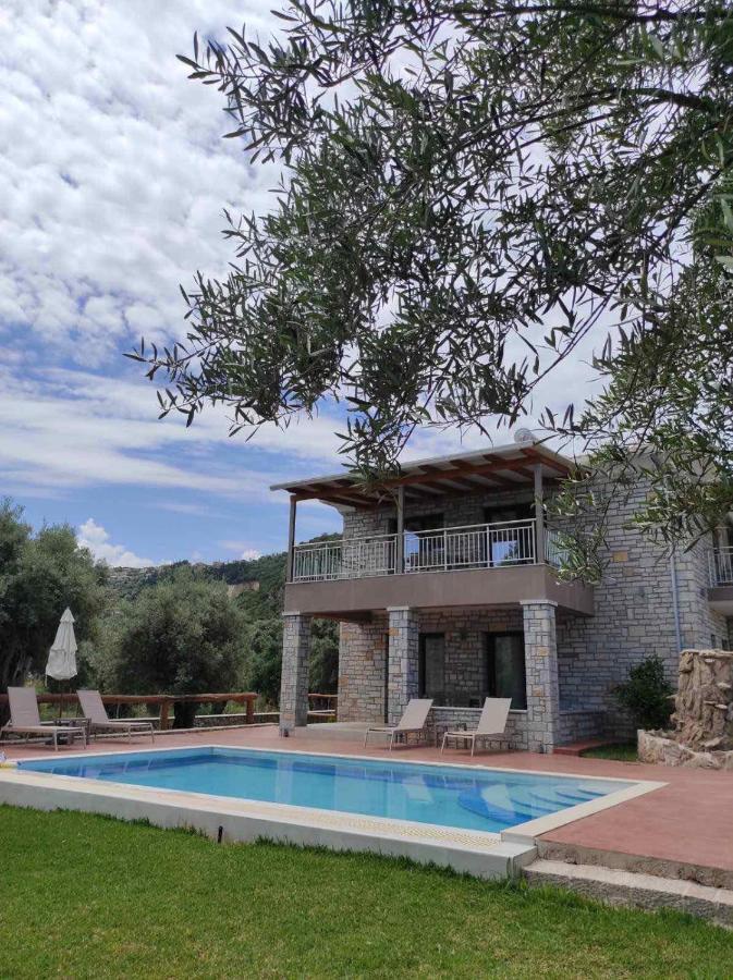 Villa Iris Complex Frínion